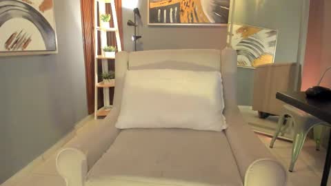 vienah_louis online show from 27, 2, 2026