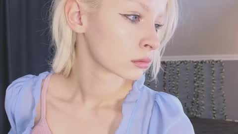 Snapshot of vienna_gones chatting on 18, 4, 2026 Eva online show from 18, 4, 2026