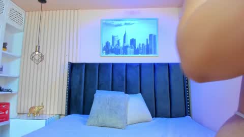 Viiolett online show from 19, 1, 2025