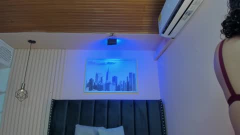 Viiolett online show from 8, 2, 2025