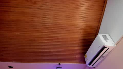 Viiolett online show from 10, 9, 2025