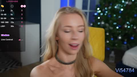 Snapshot of vika54784 chatting on 19, 12, 2024 vika54784 online show from 19, 12, 2024