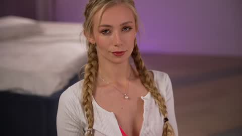 Snapshot of vika54784 chatting on 7, 11, 2025 vika54784 online show from 7, 11, 2025