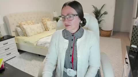 Ukrainian-woman online show from 29, 4, 2026