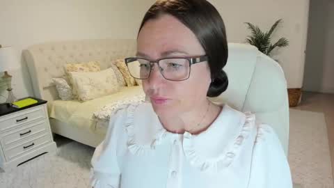 Ukrainian-woman online show from 4, 5, 2026