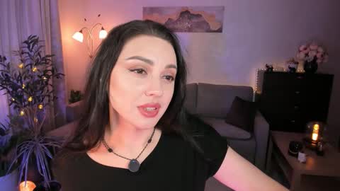 Viki Bellson online show from 5, 12, 2025