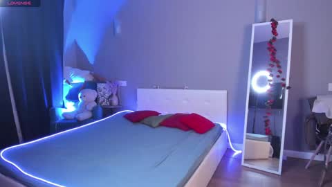 Hello guys I am Vikky Krauss not Vicky online show from 6, 12, 2024