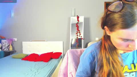 Hello guys I am Vikky Krauss not Vicky online show from 11, 12, 2024