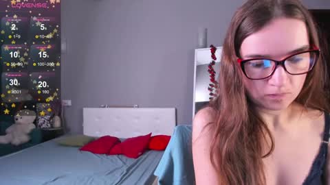 Hello guys I am Vikky Krauss not Vicky online show from 13, 12, 2024