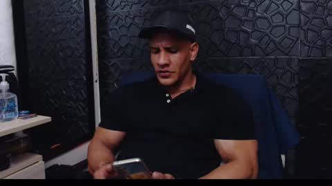 Viktor Herrera online show from 7, 1, 2025