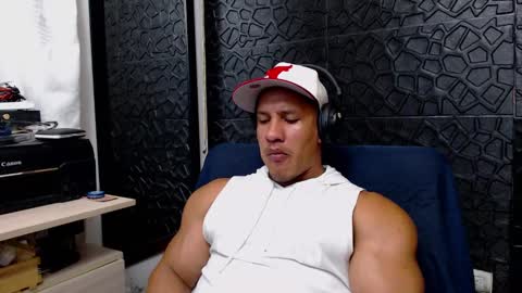 Viktor Herrera online show from 28, 2, 2025