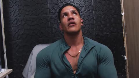 Viktor Herrera online show from 16, 10, 2025