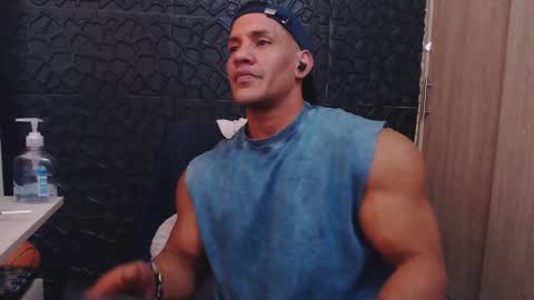 Viktor Herrera online show from 1, 12, 2025