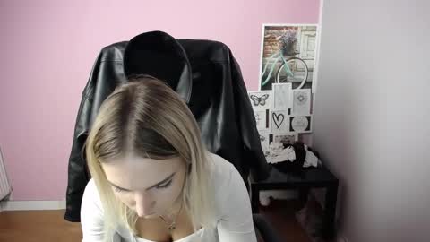 viktoria_lovely online show from 13, 10, 2025