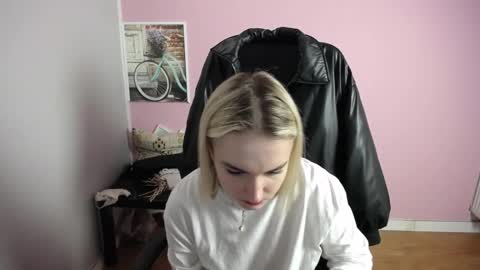 Snapshot of viktoria_lovely chatting on 9, 4, 2026 viktoria_lovely online show from 9, 4, 2026