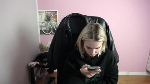 Snapshot of viktoria_lovely chatting on 10, 4, 2026 viktoria_lovely online show from 10, 4, 2026