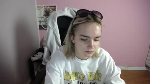 Snapshot of viktoria_lovely chatting on 20, 5, 2026 viktoria_lovely online show from 20, 5, 2026