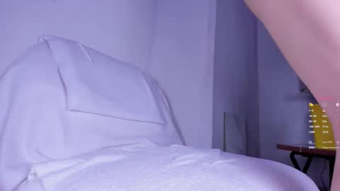 Snapshot of viktoriakiss chatting on 5, 3, 2025 viktoriakiss online show from 5, 3, 2025