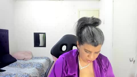 VIKY ADAMS online show from 22, 10, 2025