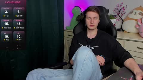 Snapshot of vincent__strong chatting on 16, 9, 2025 Vincent Strong online show from 16, 9, 2025