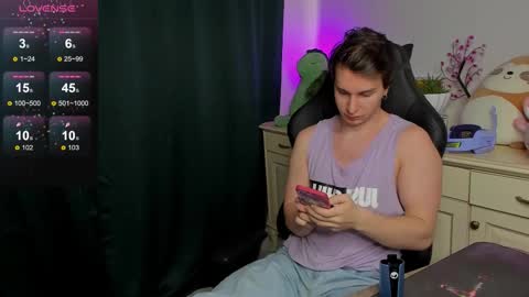 Snapshot of vincent__strong chatting on 27, 9, 2025 Vincent Strong online show from 27, 9, 2025