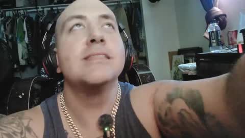 Snapshot of vineatspussnluvsit chatting on 7, 6, 2026 onlyhaveeyes4u online show from 7, 6, 2026
