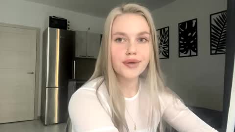Snapshot of vinitadimario chatting on 9, 9, 2025 Maria online show from 9, 9, 2025