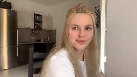 Snapshot of vinitadimario chatting on 17, 9, 2025 Maria online show from 17, 9, 2025