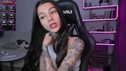 vinkitinkii online show from 8, 12, 2024