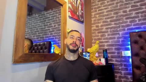 Snapshot of vinzenzrizzo chatting on 4, 2, 2026 ---Vinzen--- online show from 4, 2, 2026