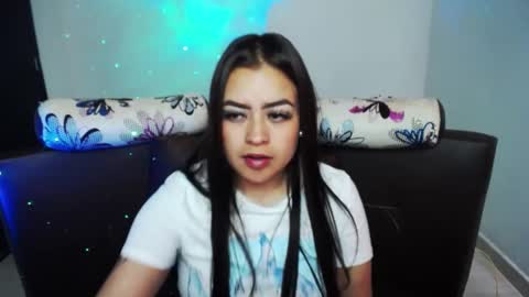 Snapshot of vio_let_ chatting on 28, 12, 2024 Daniela online show from 28, 12, 2024