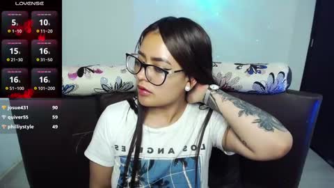 Snapshot of vio_let_ chatting on 17, 2, 2025 Daniela online show from 17, 2, 2025