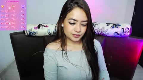Snapshot of vio_let_ chatting on 18, 2, 2025 Daniela online show from 18, 2, 2025