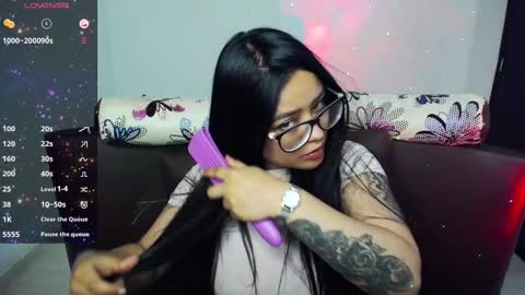 Snapshot of vio_let_ chatting on 1, 3, 2025 Daniela online show from 1, 3, 2025