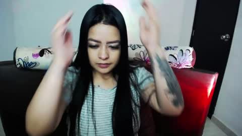 Snapshot of vio_let_ chatting on 3, 3, 2025 Daniela online show from 3, 3, 2025