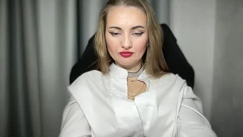 Funny  girl online show from 12, 12, 2024