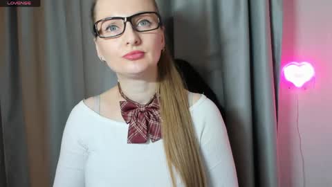 Funny  girl online show from 30, 4, 2026