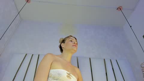 Snapshot of violeet_gray chatting on 10, 9, 2025 violeet_gray online show from 10, 9, 2025
