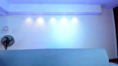 Violett  Everyday From 0530 to 1430 Col Time online show from 21, 10, 2025