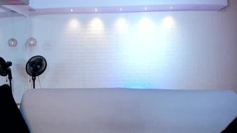 Violett  Everyday From 0530 to 1430 Col Time online show from 28, 11, 2025