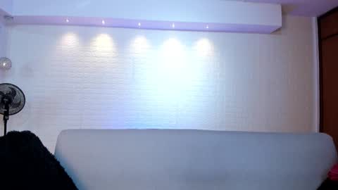 Violett  Everyday From 0530 to 1430 Col Time online show from 15, 12, 2025