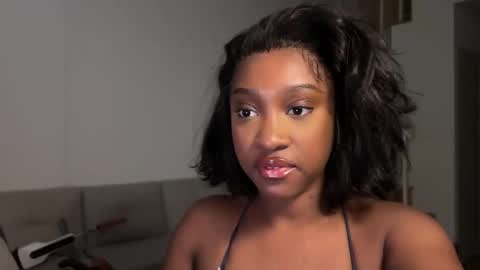 Snapshot of violet6xft chatting on 13, 9, 2025 Fantasy Black Girl online show from 13, 9, 2025