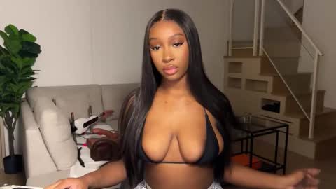 Snapshot of violet6xft chatting on 22, 10, 2025 Fantasy Black Girl online show from 22, 10, 2025