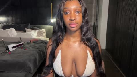 Snapshot of violet6xft chatting on 11, 5, 2026 Fantasy Black Girl online show from 11, 5, 2026