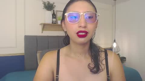 V I O L E T  online show from 17, 4, 2026