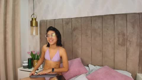 Snapshot of violet_606 chatting on 29, 4, 2026 Violeta online show from 29, 4, 2026