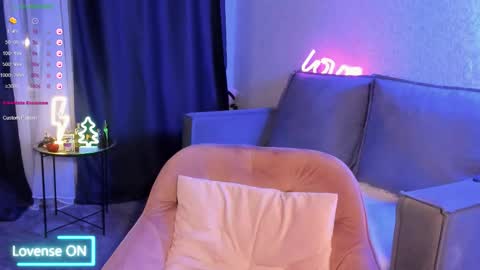 Snapshot of violet____h chatting on 26, 9, 2025 violet____h online show from 26, 9, 2025