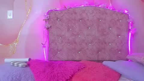 violet__taylor_ online show from 2, 3, 2026