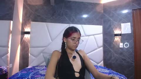 Snapshot of violet_angel13 chatting on 13, 4, 2026 Violet online show from 13, 4, 2026