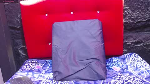 Snapshot of violet_angel13 chatting on 14, 4, 2026 Violet online show from 14, 4, 2026